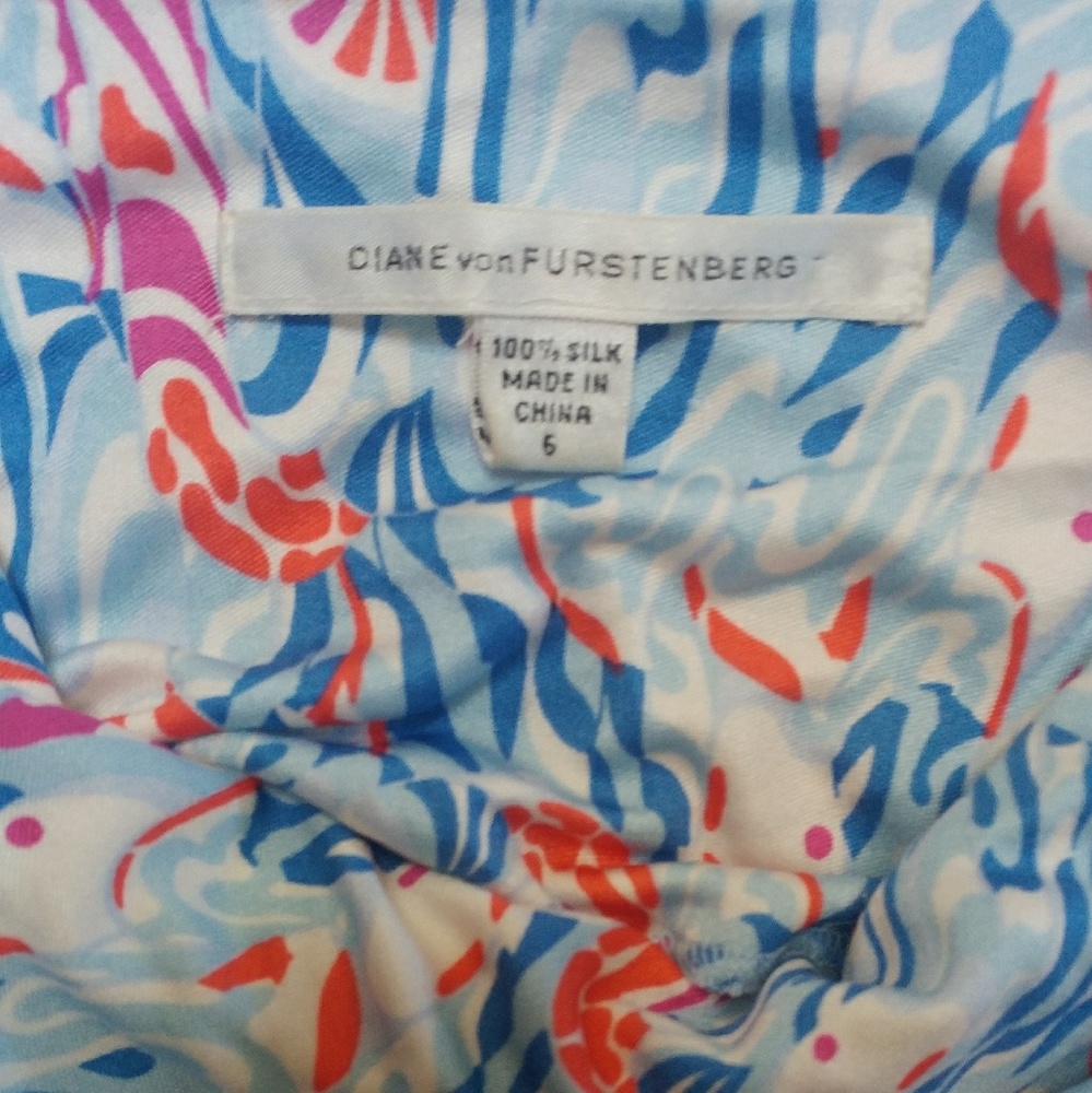 Diane Von Furstenberg Top small EUC - Picture 6 of 7